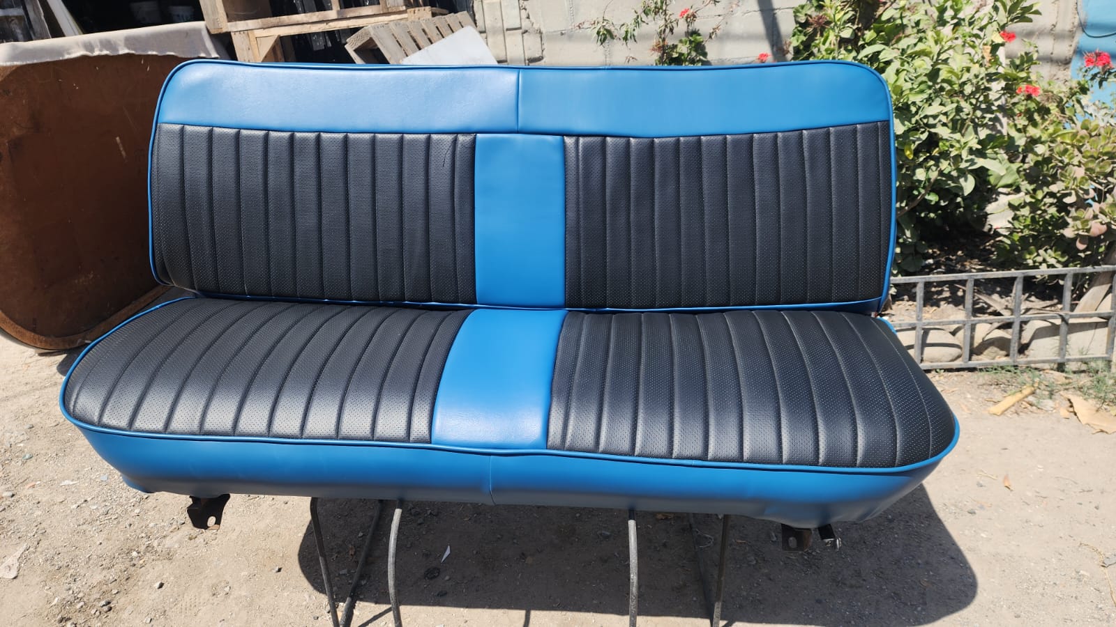 Asiento de auto tapizado
