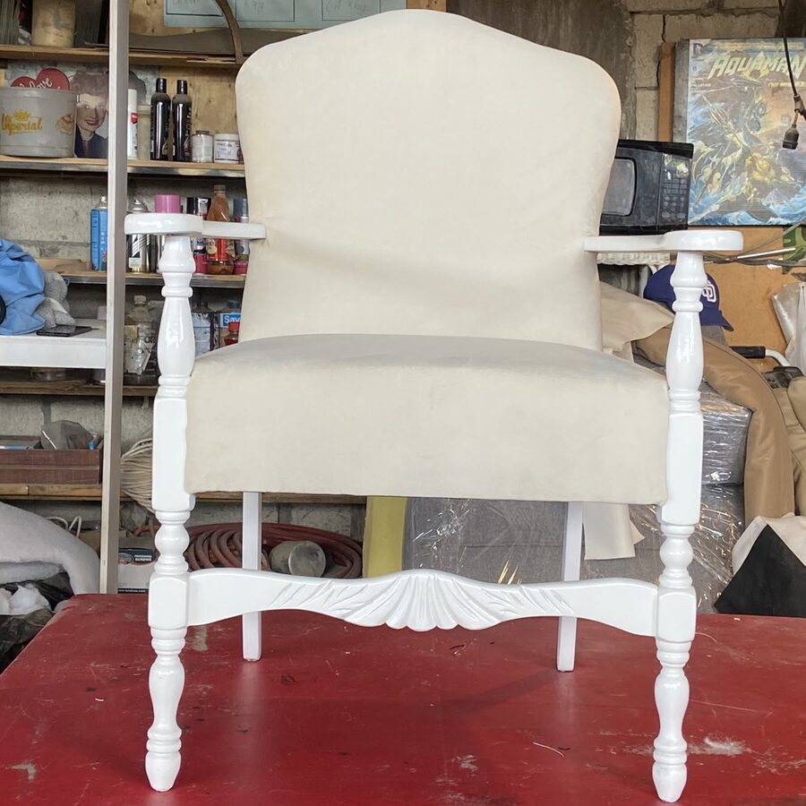 Silla lacada blanca restaurada